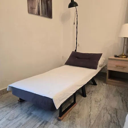 Dimi Deluxe Peraía